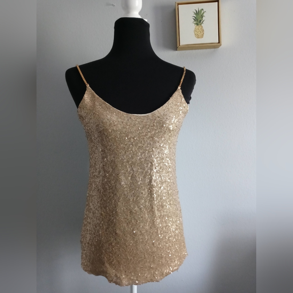 Top sleeveless sequin Women  Size Medium Color Gold Beige
